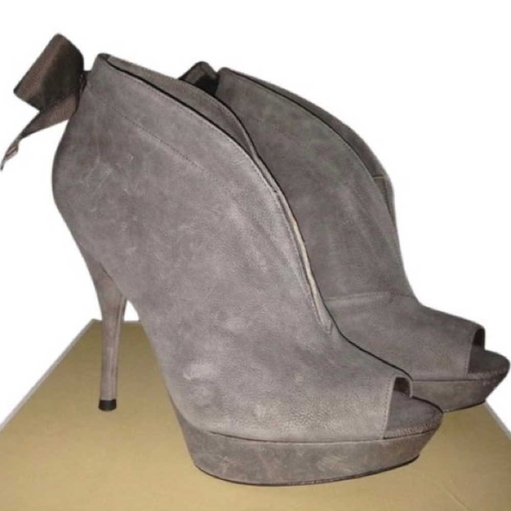 Vera Wang Royce booties